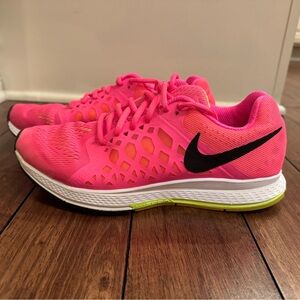 Nike Bright Pink Athletic Shoes